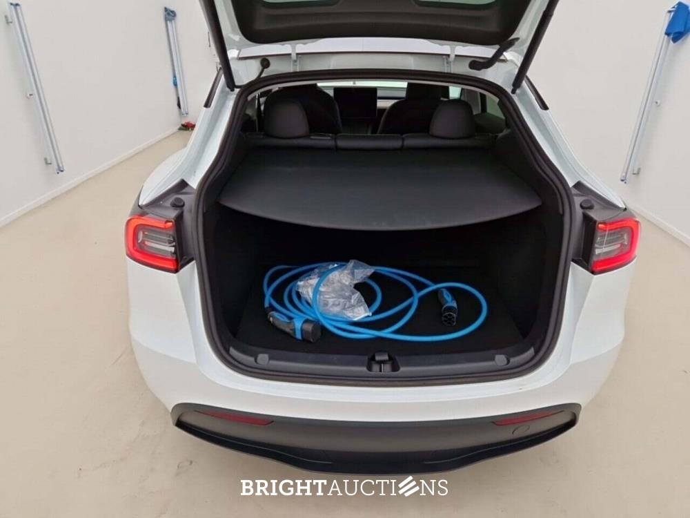 Tesla Model Y Long Range RWD 347pk 2025, 2GRZ915