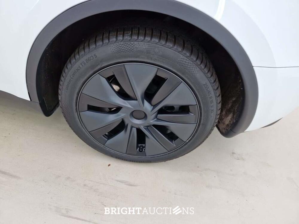 Tesla Model Y Long Range RWD 347pk 2025, 2GRZ915