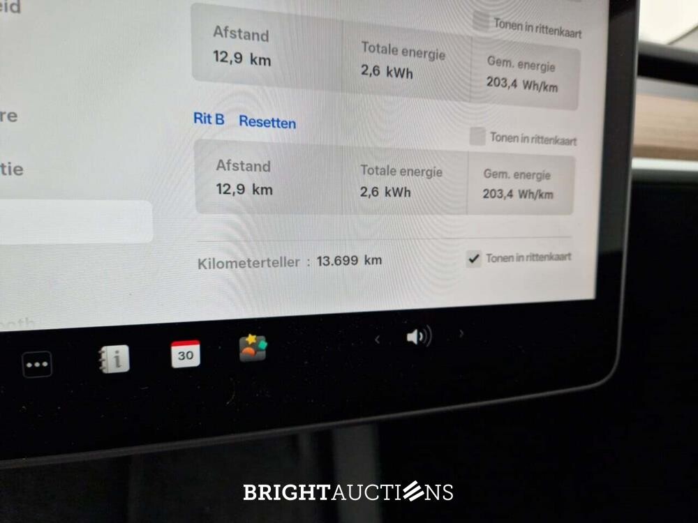 Tesla Model Y Long Range RWD 347pk 2025, 2GRZ915