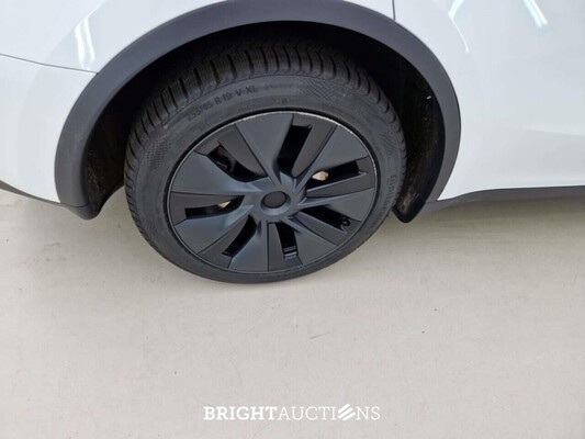Tesla Model Y Long Range RWD 347pk 2025, 2GRZ915