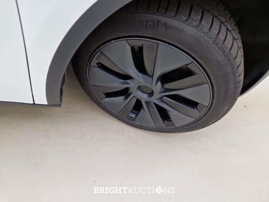 Tesla Model Y Long Range RWD 347pk 2025, 2GRZ915