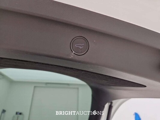Tesla Model Y Long Range RWD 347pk 2025, 2GRZ915