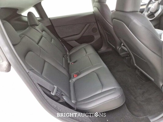 Tesla Model Y Long Range RWD 347pk 2025, 2GRZ915