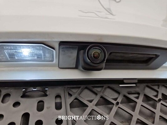 Tesla Model Y Long Range RWD 347pk 2025, 2GRZ915