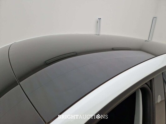 Tesla Model Y Long Range RWD 347pk 2025, 2GRZ915