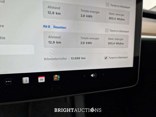 Tesla Model Y Long Range RWD 347pk 2025, 2GRZ915