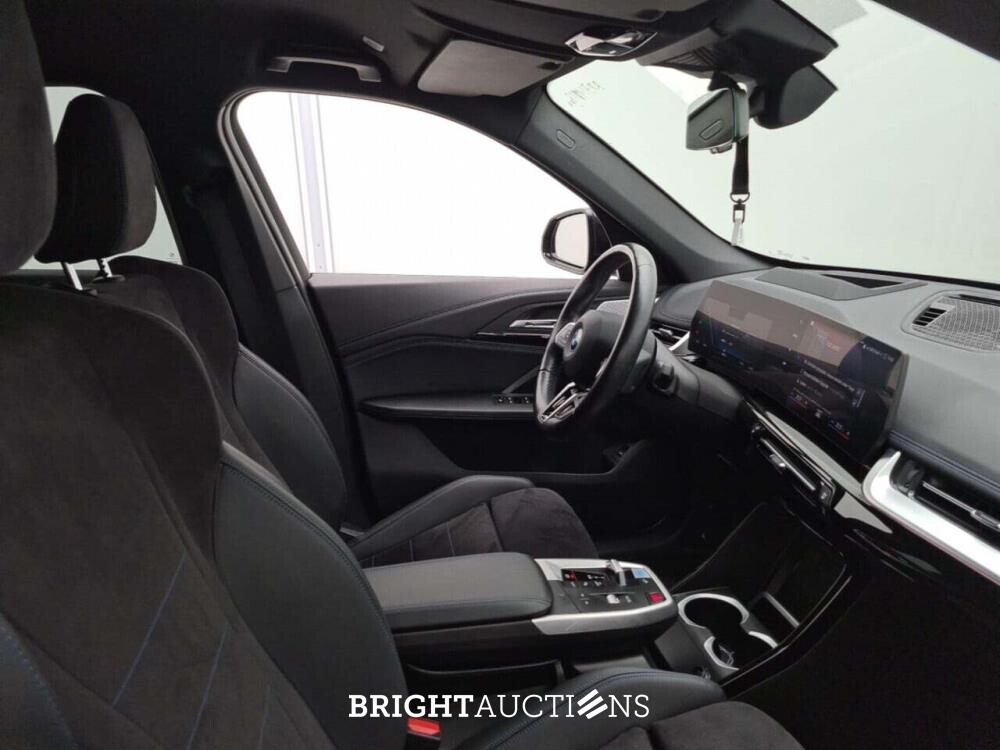 BMW iX1 X-Drive 30 M Sport 272pk 2023, DDL1006E