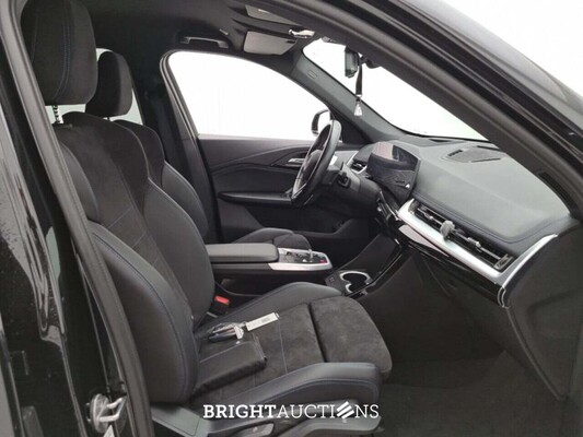 BMW iX1 X-Drive 30 M Sport 272pk 2023, DDL1006E