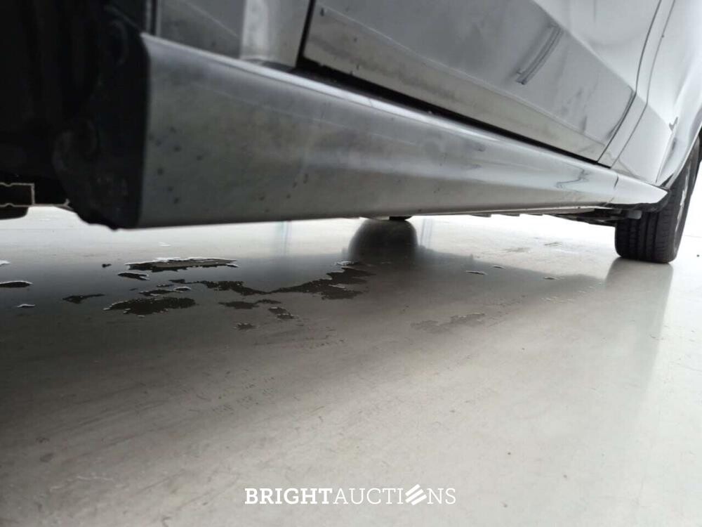 Mercedes-Benz Eqv300 7P. L2 204pk 2023, 2DAF204