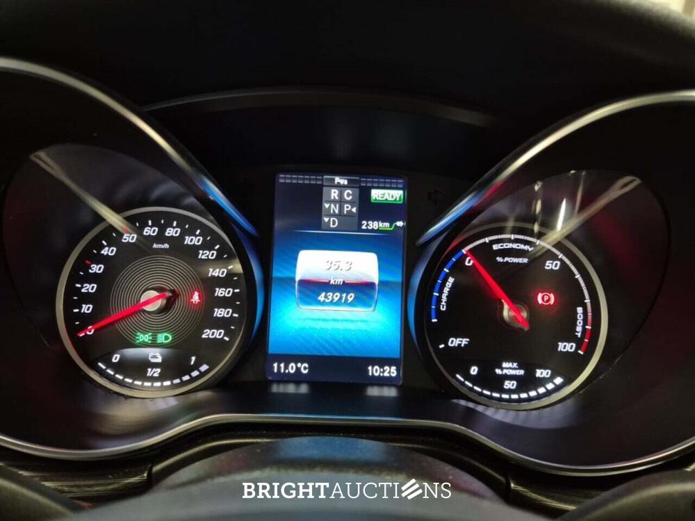 Mercedes-Benz Eqv300 7P. L2 204pk 2023, 2DAF204