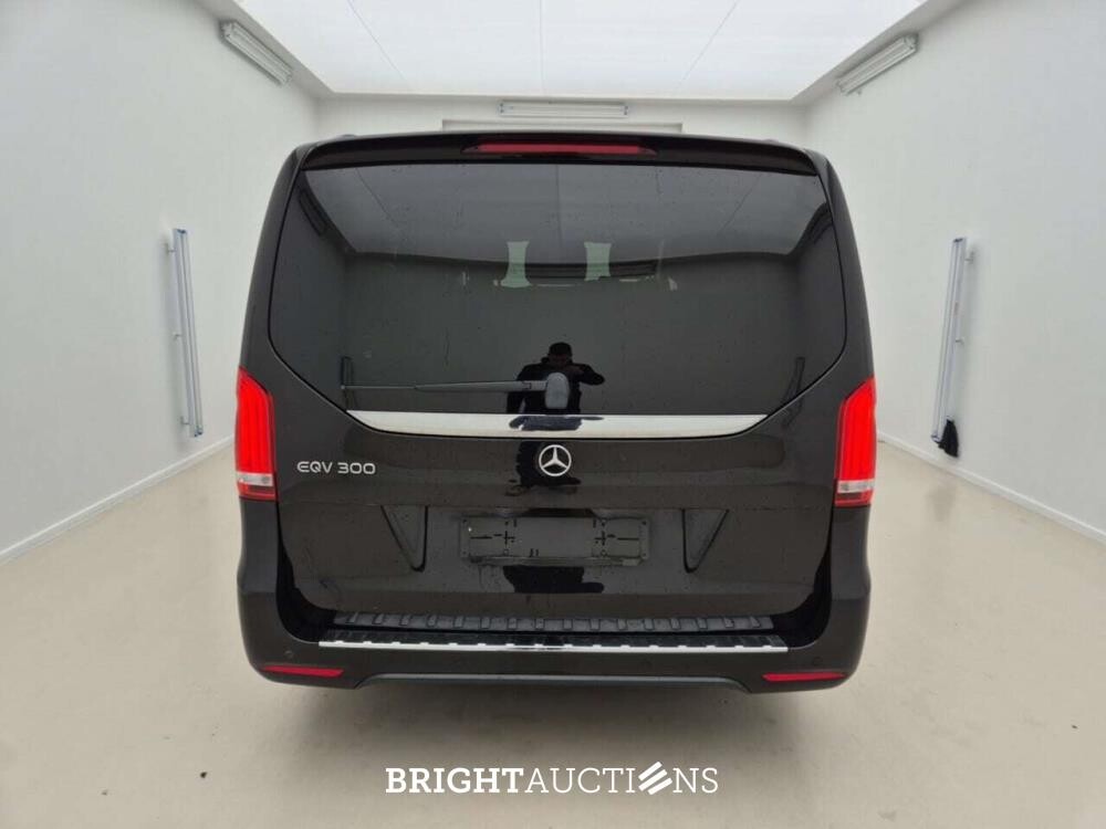 Mercedes-Benz Eqv300 7P. L2 204pk 2023, 2DAF204