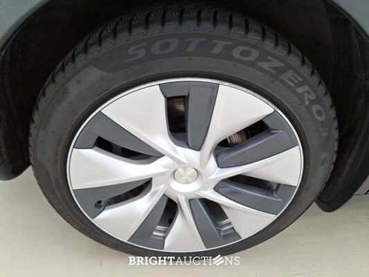 Tesla Model Y RWD 58 kWh 238pk 2022 (Origineel-NL), S-112-BF