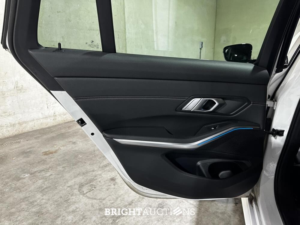 BMW 320e Touring Business Edition Plus M-Sport 204hp 2022 (Original-NL + 1. Besitzer) 3er G21, P-991-JH