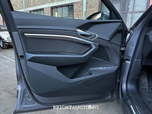 Audi e-tron 55 quattro Advanced edition 95 kWh 408pk 2021 (Origineel-NL+1e eigenaar), N-206-TT