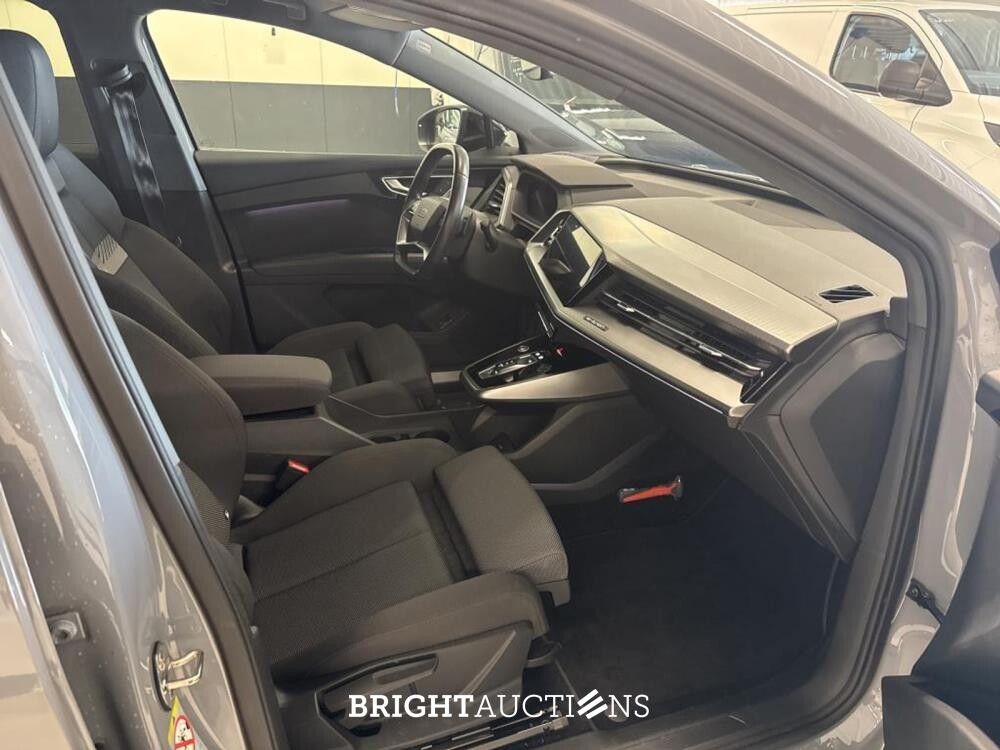 Audi Q4 e-tron 40 Advanced edition 77 kWh 204pk 2022 (Origineel-NL), P-402-HT