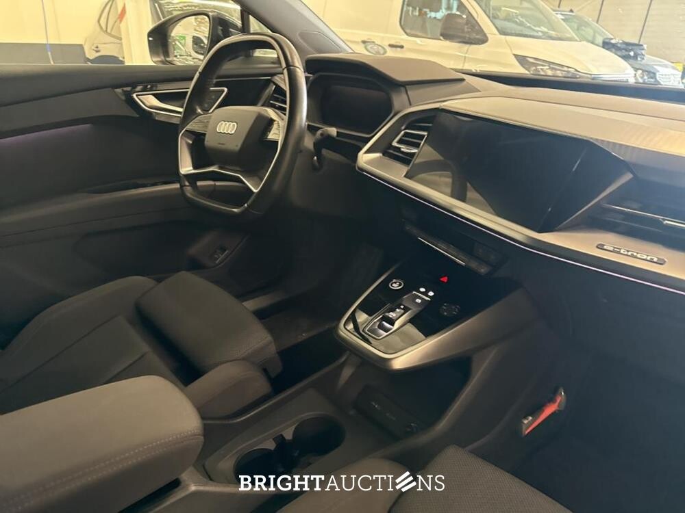 Audi Q4 e-tron 40 Advanced edition 77 kWh 204pk 2022 (Origineel-NL), P-402-HT