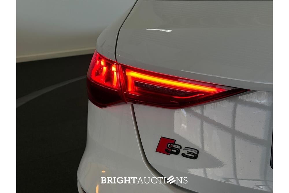 Audi S3 2.0 TFSI Quattro 310pk 2021 (Origineel-NL), L-824-BX