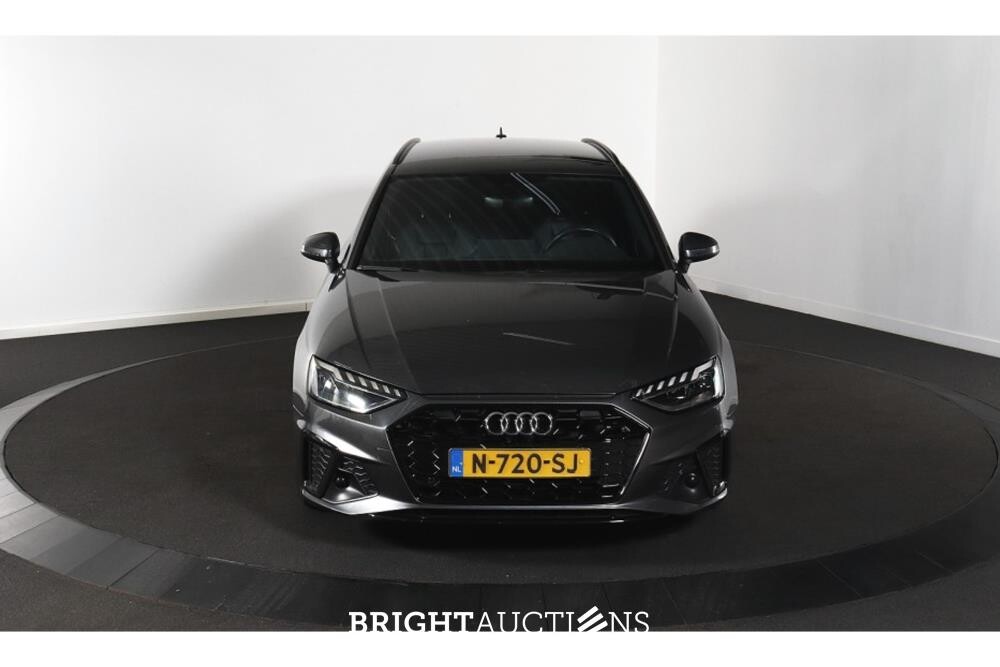 Audi A4 Avant 35 S edition TFSI 149pk 2022 (Origineel-NL), N-720-SJ