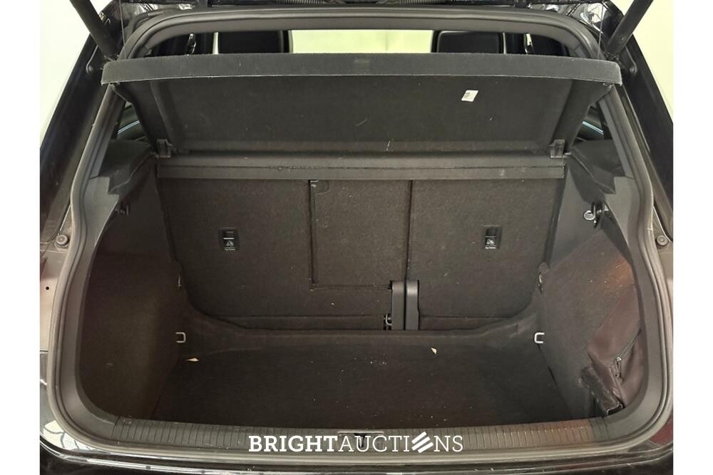 Volkswagen Tiguan R-Line Business 1.5 TSI 149pk 2021, X-449-JR