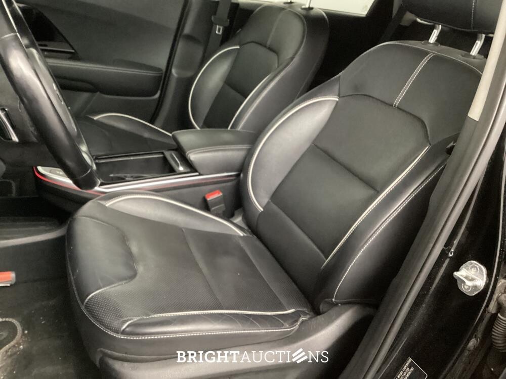 Kia Niro e- ExecutiveLine 64 kWh 204pk 2021 (Origineel-NL), L-010-BH