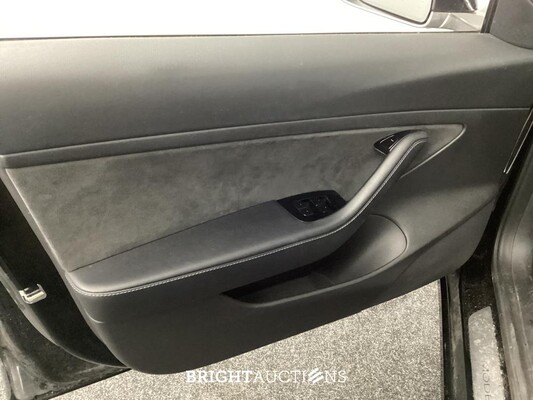 Tesla Model 3 Standard RWD Plus 60 kWh 238pk 2019 (Origineel-NL), G-998-TJ