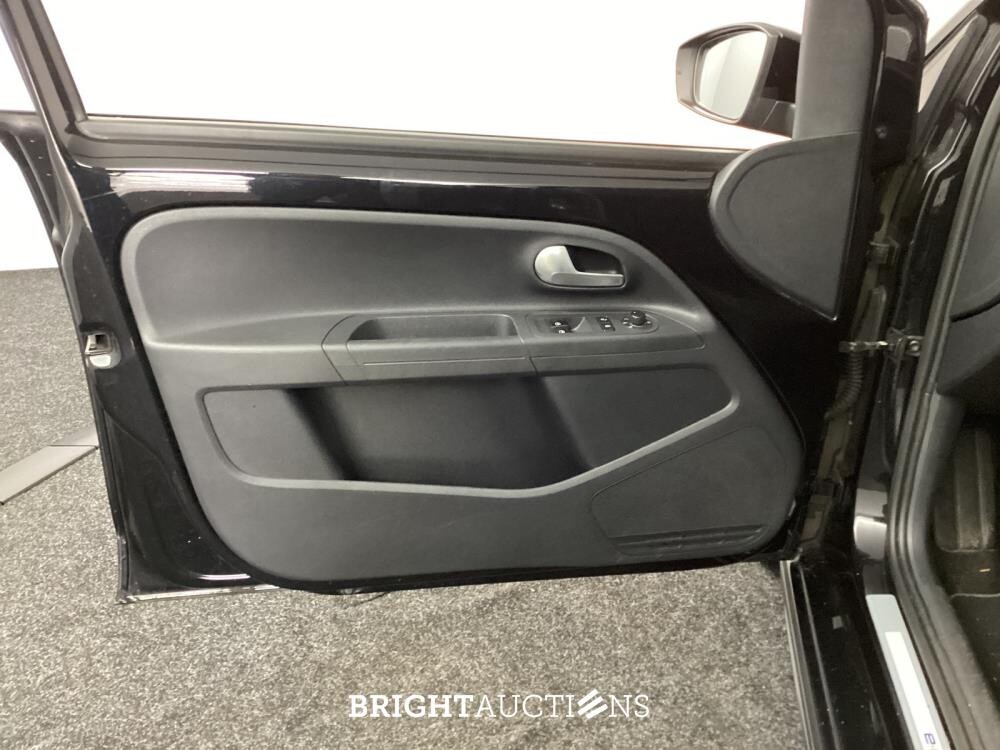 Volkswagen up! e- e-up! 83pk 2021, P-610-LH