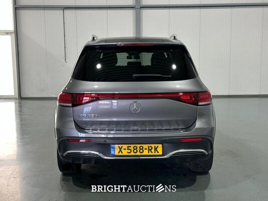 Mercedes-Benz EQB 250+71 Business Edition AMG Line 71 kWh 190pk 2024 (Origineel-NL) EQB-Klasse, X-588-RK