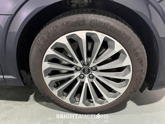 Audi Q8 55 S Edition Quattro 115 kWh 408pk 2023 (Origineel-NL), X-740-GR