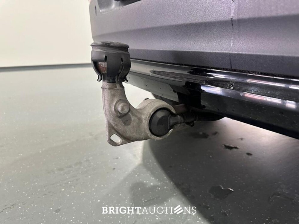 Volvo XC40 Recharge Core 70 kWh 231pk 2023 (Origineel-NL), S-302-PT