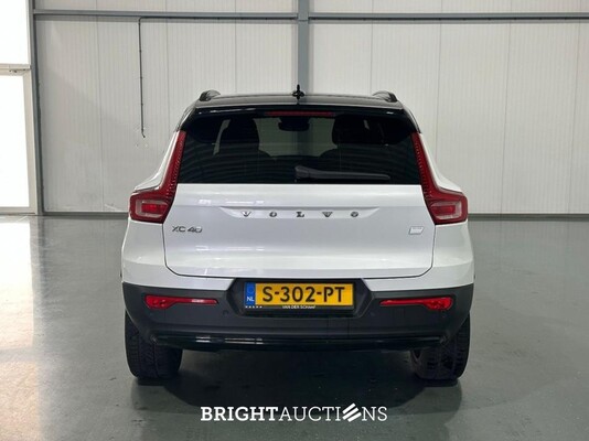 Volvo XC40 Recharge Core 70 kWh 231pk 2023 (Origineel-NL), S-302-PT