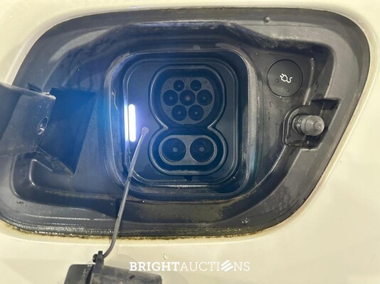 Volvo XC40 Recharge Core 70 kWh 231pk 2023 (Origineel-NL), S-302-PT