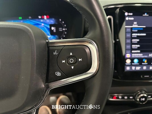 Volvo XC40 Recharge Core 70 kWh 231pk 2023 (Origineel-NL), S-302-PT