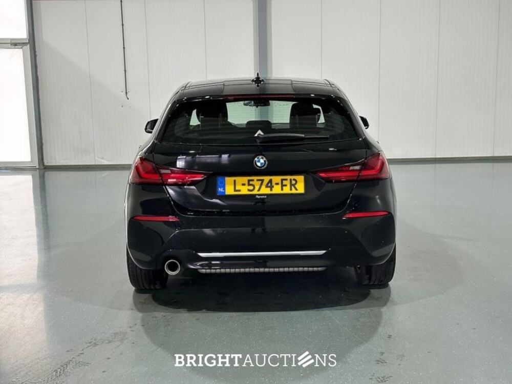 BMW 118i 1-serie Business Edition Plus 136pk 2021 (Origineel-NL) 1-Serie, L-574-FR