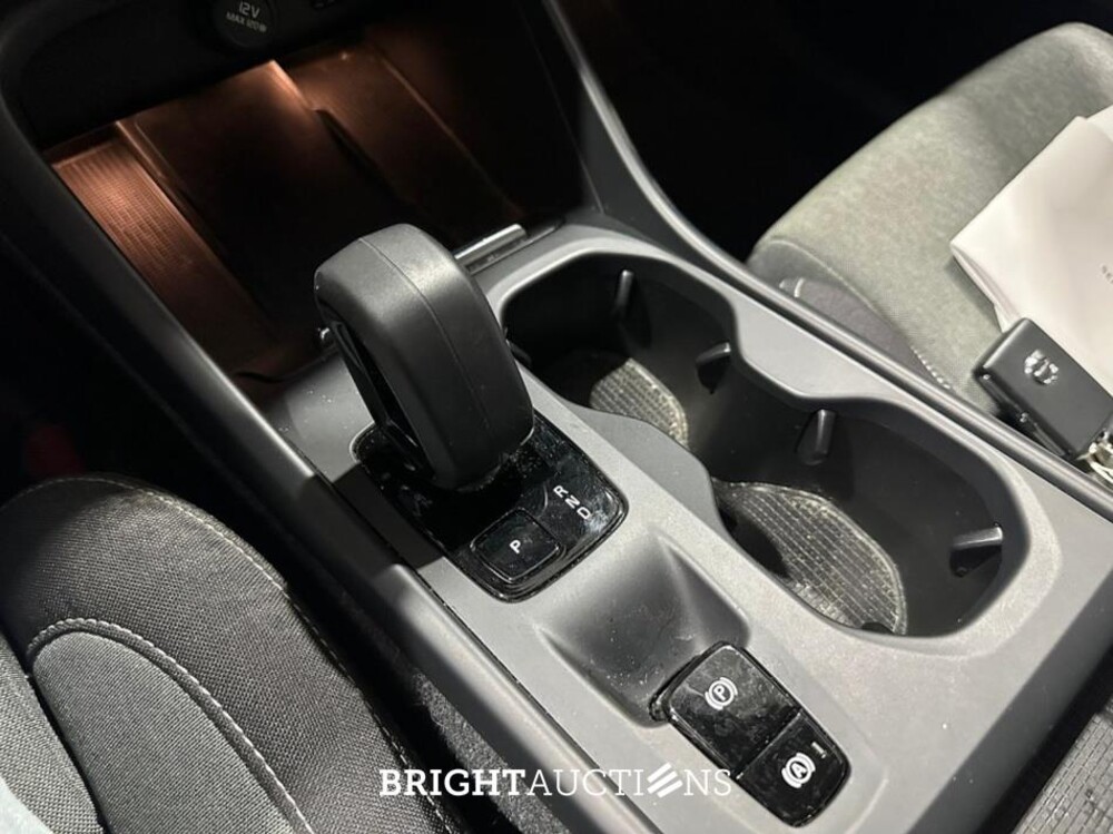 Volvo XC40 T4 Plug-in Hybrid Core Bright 1.5 211pk 2023 (Origineel-NL), S-306-LF