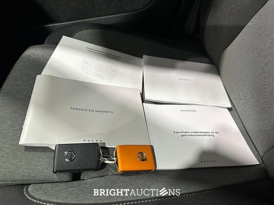 Volvo XC40 T4 Plug-in Hybrid Core Bright 1.5 211pk 2023 (Origineel-NL), S-306-LF