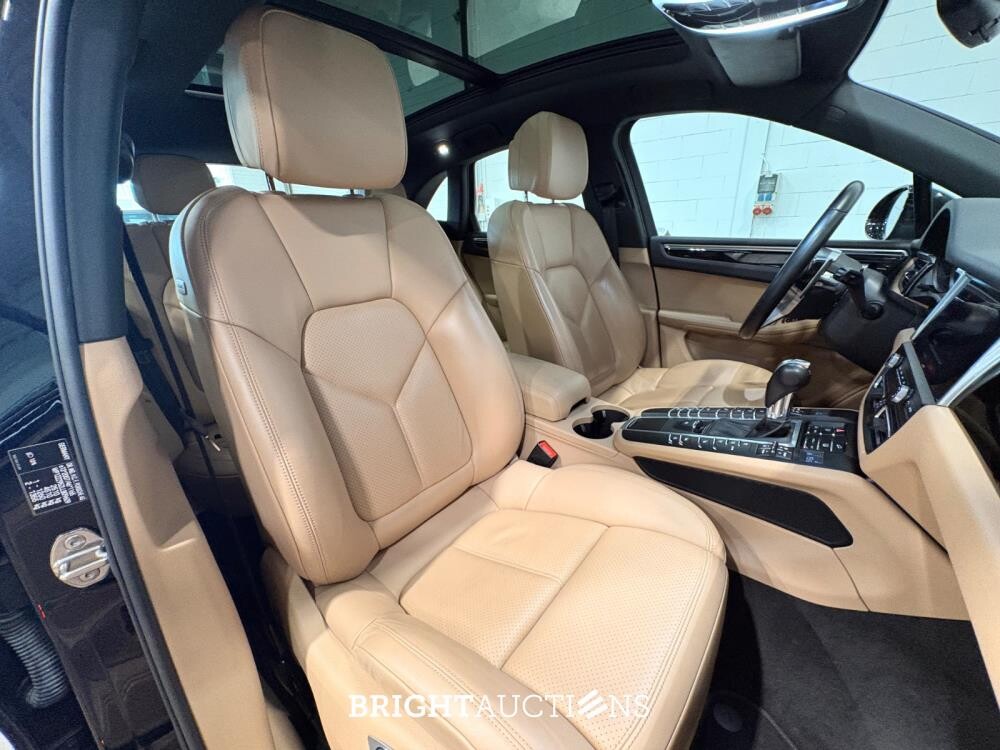 Porsche Macan 2.0 245pk 2020, J-631-JX