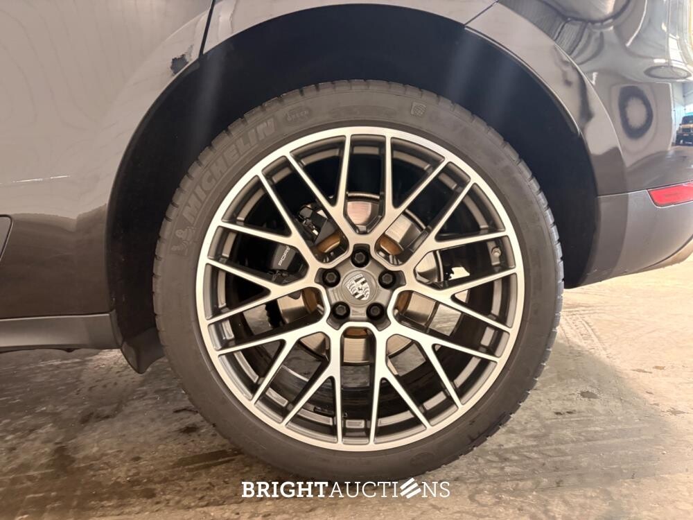 Porsche Macan 2.0 245pk 2020, J-631-JX