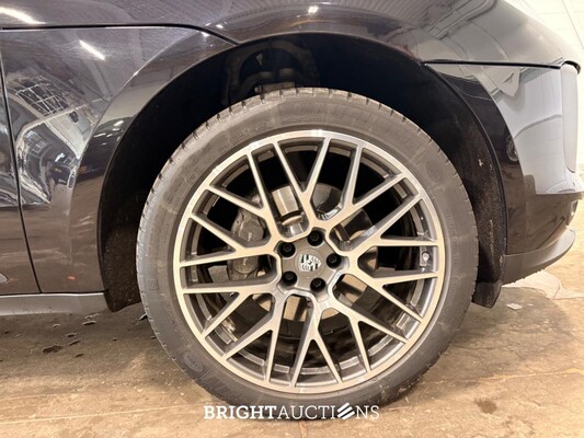 Porsche Macan 2.0 245pk 2020, J-631-JX