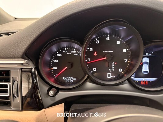 Porsche Macan 2.0 245pk 2020, J-631-JX