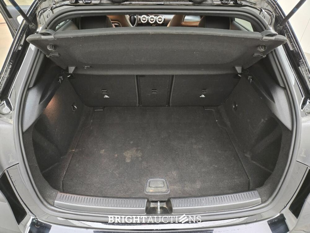 Mercedes-Benz A180 Business Solution AMG 136pk 2019 A-klasse, X-073-VB