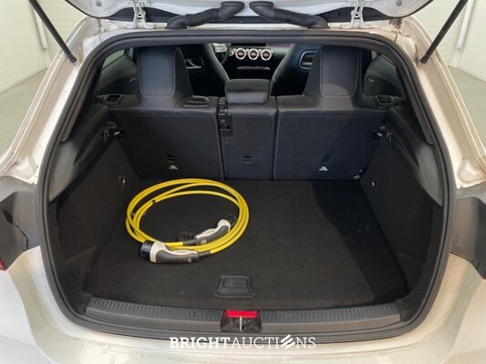 Mercedes-Benz A250 e Business Solution AMG Limited 262pk 2021 A-klasse, S-301-RB