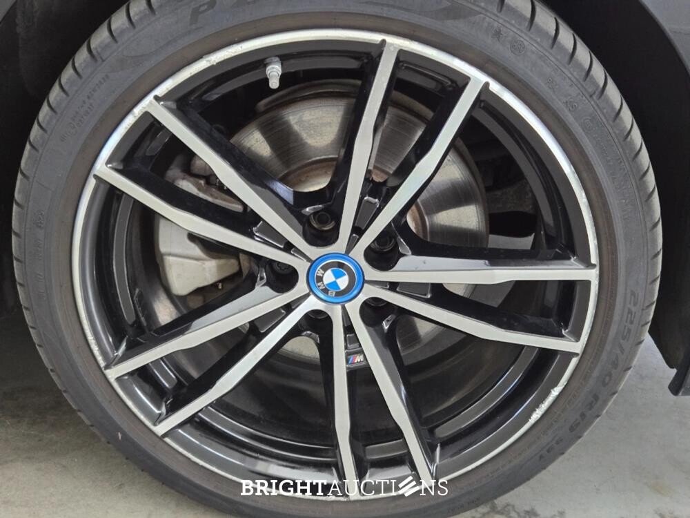 BMW 320e 3-serie Business Edition Plus 276pk 2022 (Origineel-NL) 3-Serie, P-097-PN