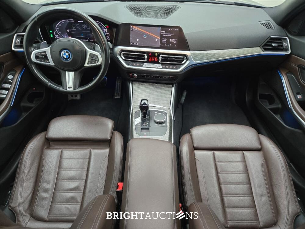 BMW 320e 3-serie Business Edition Plus 276pk 2022 (Origineel-NL) 3-Serie, P-097-PN