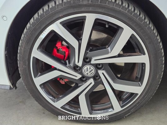 Volkswagen Polo GTI 2.0 TSI 200pk 2019, S-042-KX