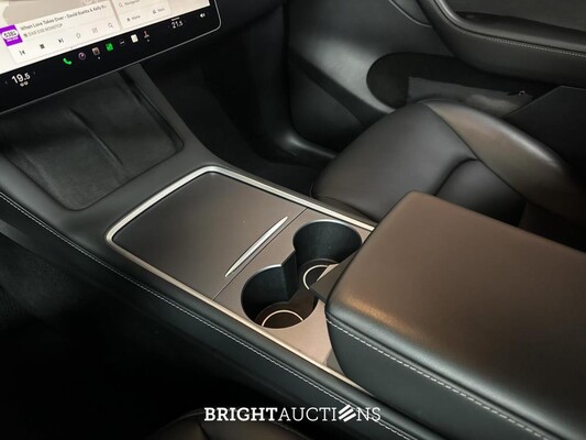 Tesla Model Y Max Range AWD 345pk 2022