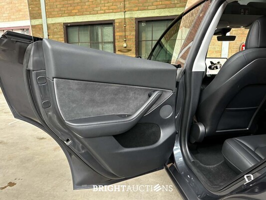 Tesla Model Y Max Range AWD 345pk 2022