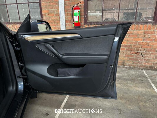 Tesla Model Y Max Range AWD 345pk 2022