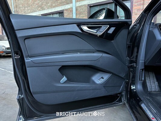 Audi Q4 e-tron 50 quattro Launch edition S Competition 77 kWh 299pk 2022 (Origineel-NL+1e eigenaar), P-122-GB