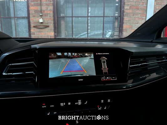 Audi Q4 e-tron 50 quattro Launch edition S Competition 77 kWh 299pk 2022 (Origineel-NL+1e eigenaar), P-122-GB