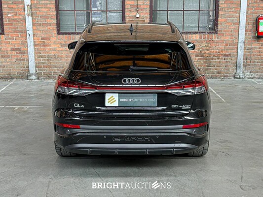 Audi Q4 e-tron 50 quattro Launch edition S Competition 77 kWh 299pk 2022 (Origineel-NL+1e eigenaar), P-122-GB